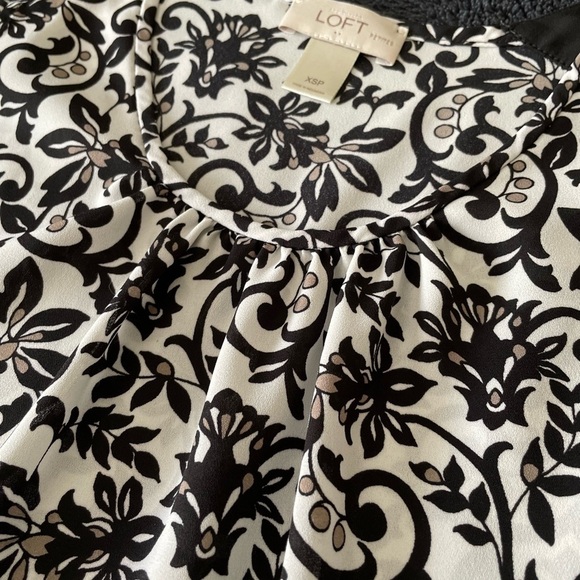 LOFT blouse sleeveless - Picture 3 of 4